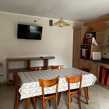 Semesterbostad Casa Vecchia, Ma Moderna Villar Perosa